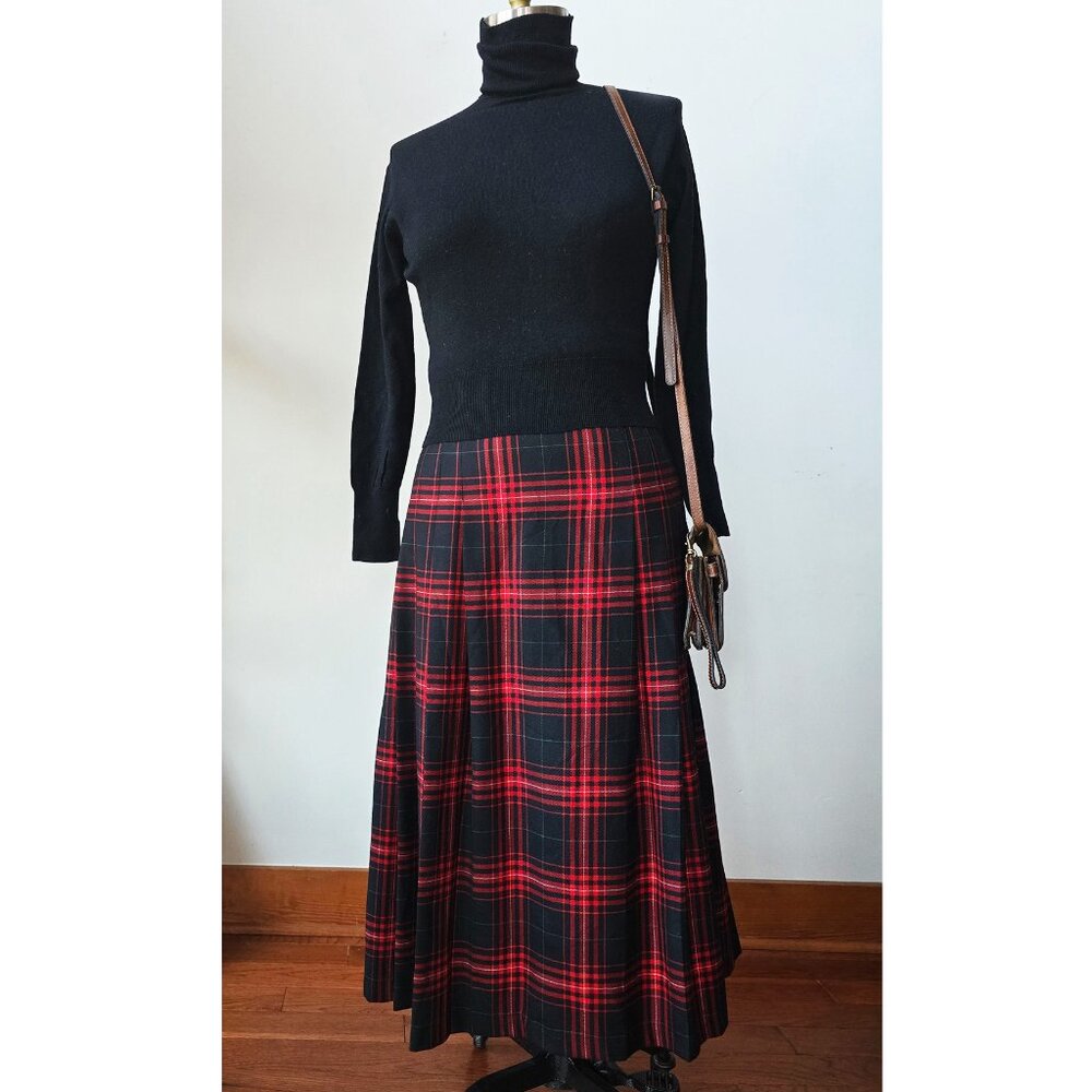 Vintage 90's Pendleton Wool Mills Black Red Green and White Tartan Plaid Pleated
